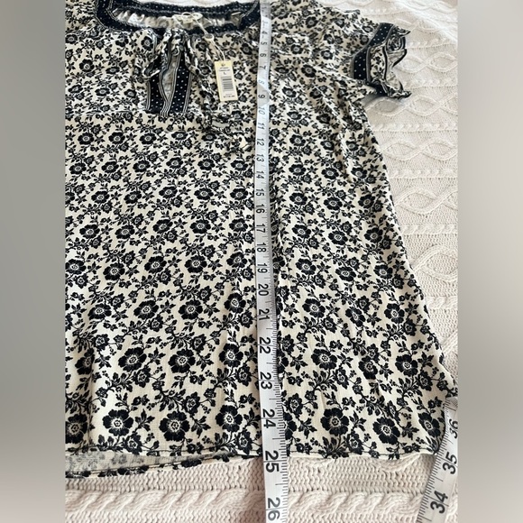 New!Max Studio Floral Black and White Women's Short Sleeve Blouse Various Sizes - Picture 10 of 16